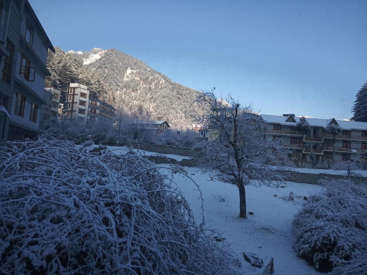 Tourist Hotel 10 Minutes Walking Distance From The Mall Manāli Exterior foto
